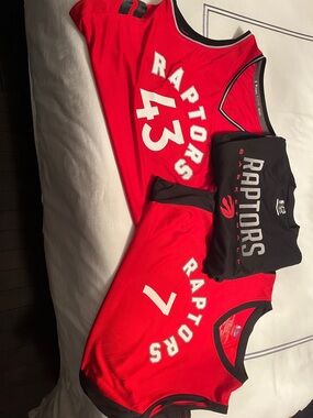 Toronto Raptors Basketball Jerseys& long sleeve tee pack fan pack